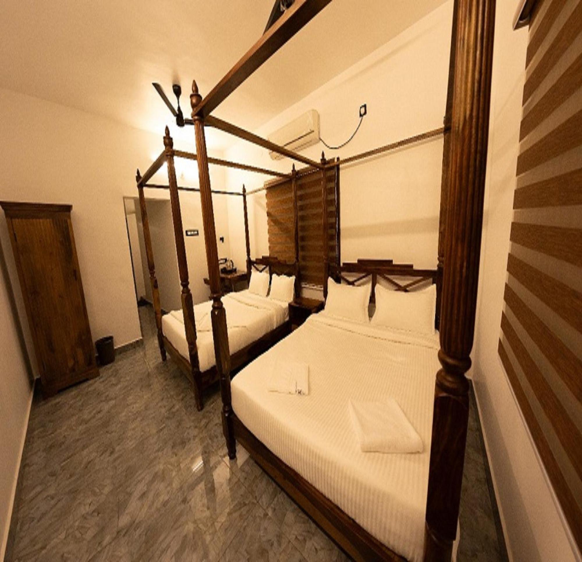 Courtyard Castle Heritage Resort Пондичери Екстериор снимка
